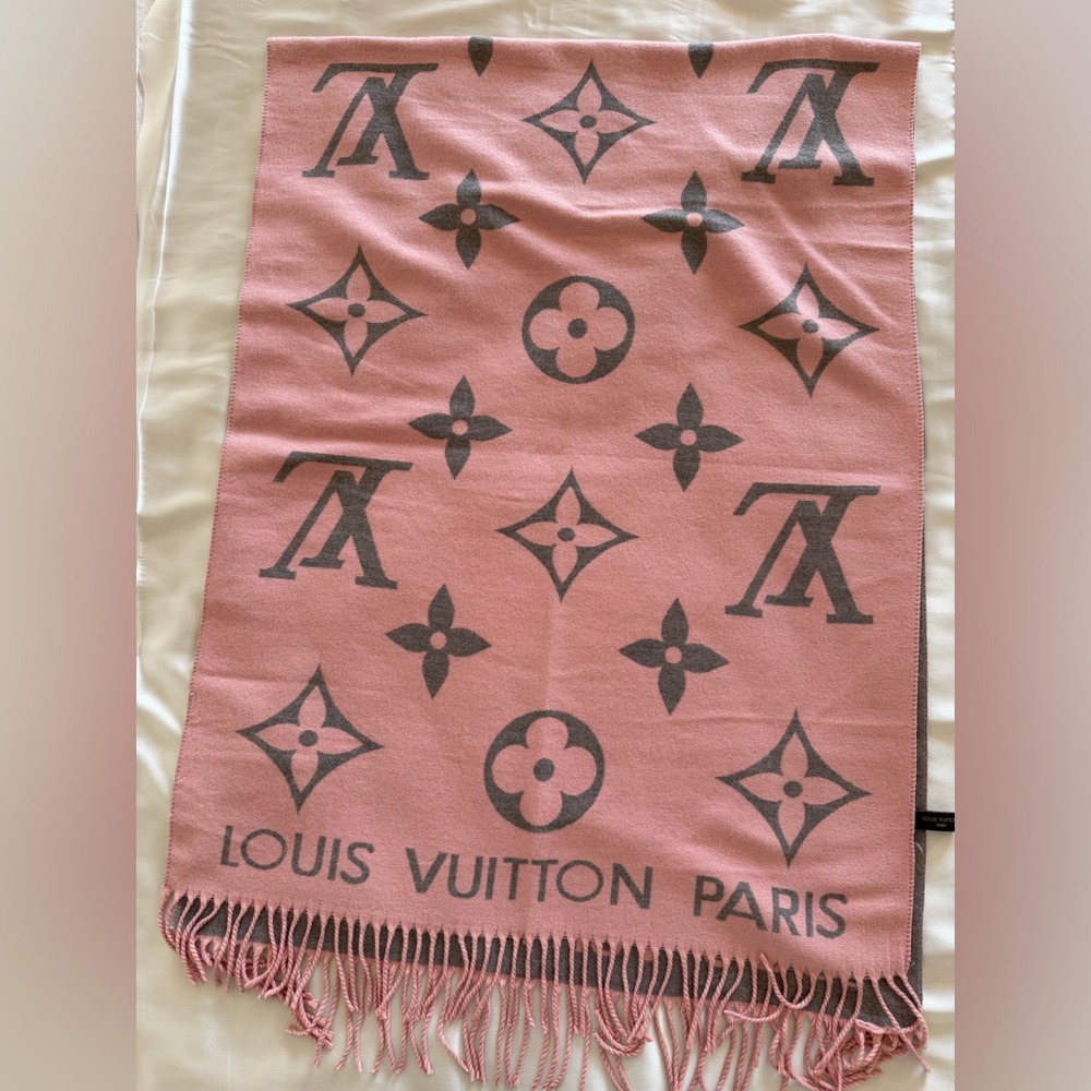 LV Monogram Scarf Wrap Shawl Pink and grey color - Picture 4 of 5